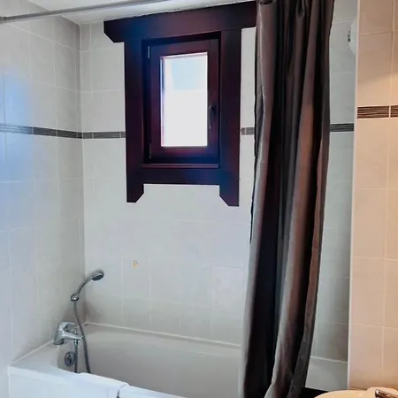 Διαμέρισμα Flat With Parking And Balcony In Centre *