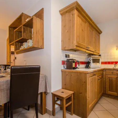 아파트 Flat With Parking And Balcony In Centre *