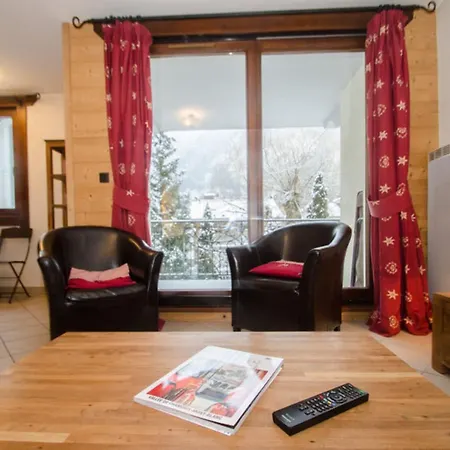 아파트 Flat With Parking And Balcony In Centre *